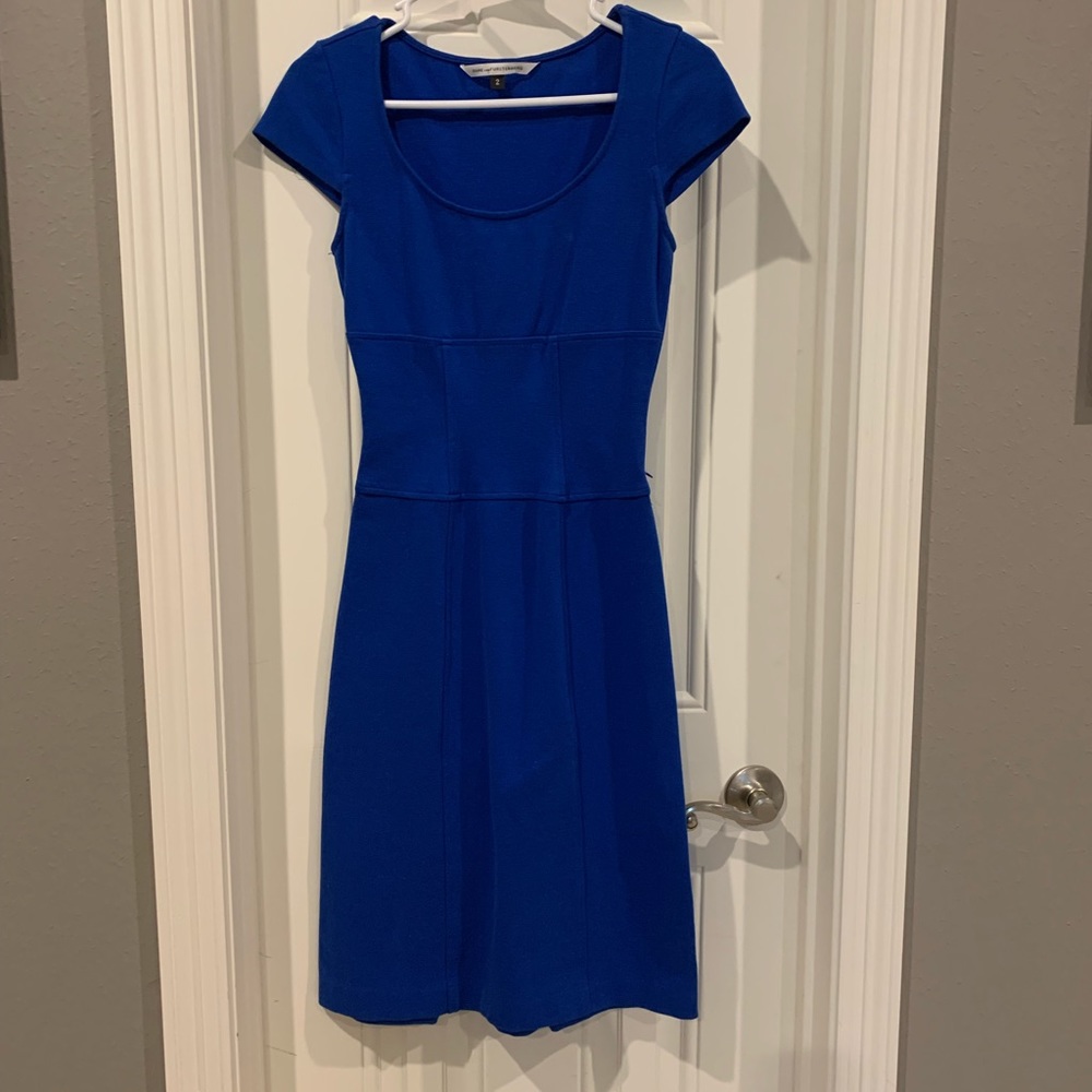 DIANE VON FURSTENBERG Blue Dress Size 2
